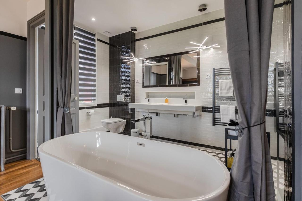 Le Manoir Des Embruns 14P - Location N1- Terrace- Public Parking 2 Min Villa Honfleur Dış mekan fotoğraf